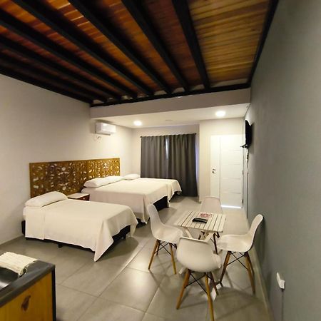 Los Lirios Apart & Suite Puerto Iguazu Ngoại thất bức ảnh