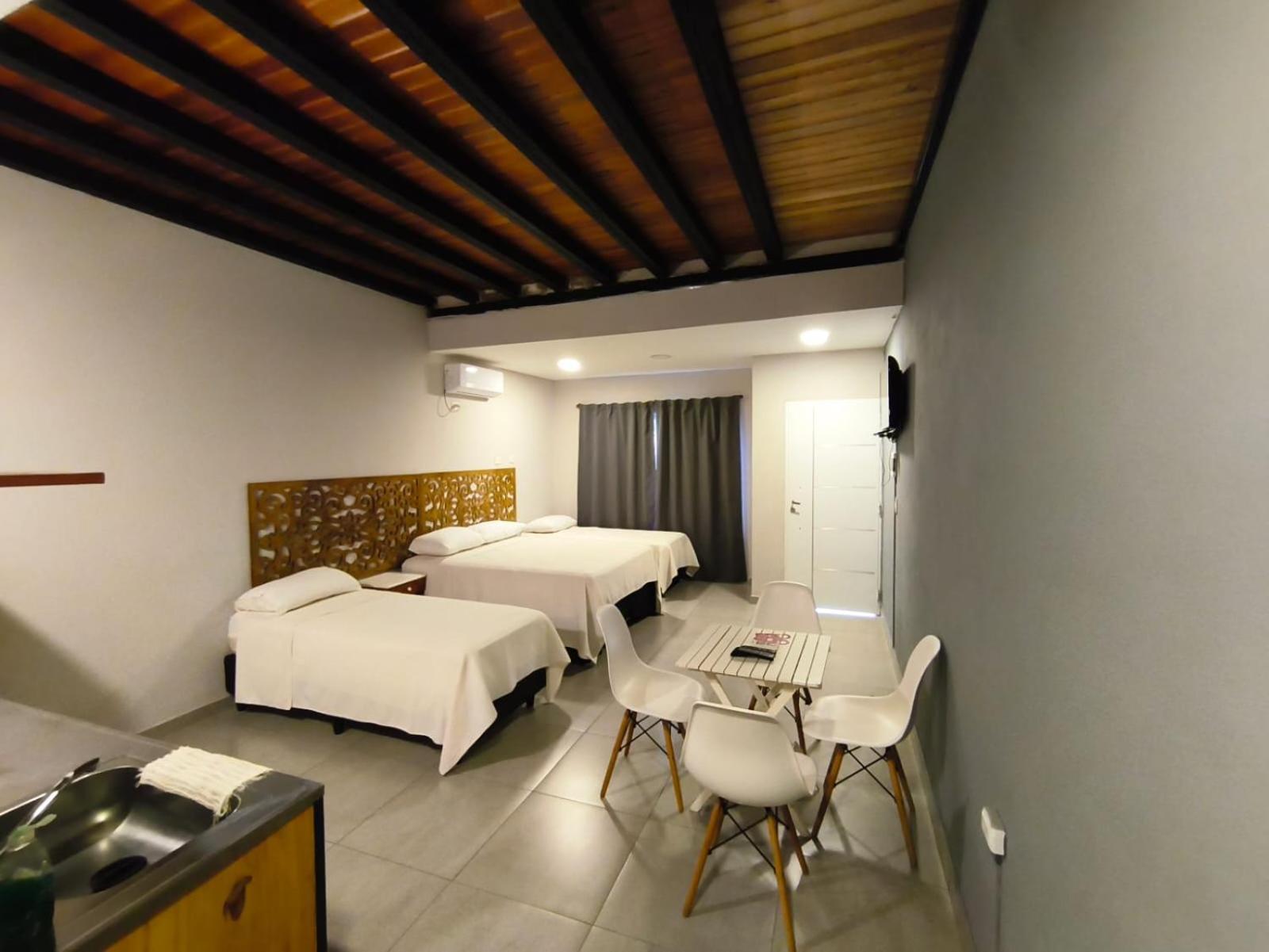 Los Lirios Apart & Suite Puerto Iguazu Ngoại thất bức ảnh